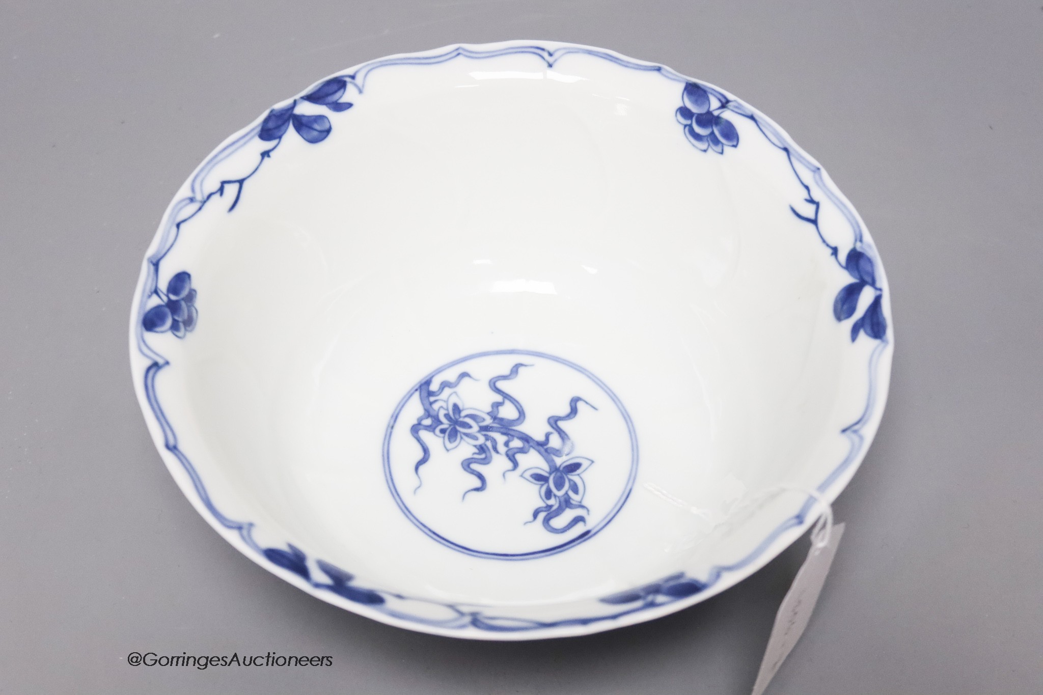 A Chinese blue and white bowl, diameter 20cm